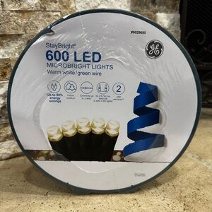 GE StayBright 600 Count Warm White LED Microbright String Lights with Green Wire